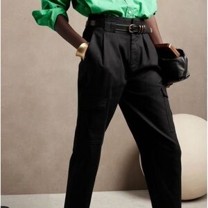 Banana Republics voyage cropped cargo in black size 4 long NEW WITHOUT TAGS